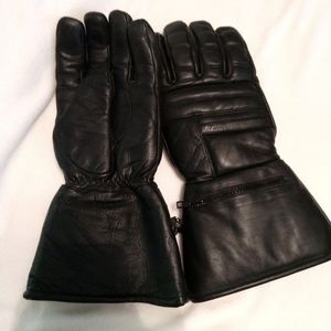 Leather Gauntlet gloves